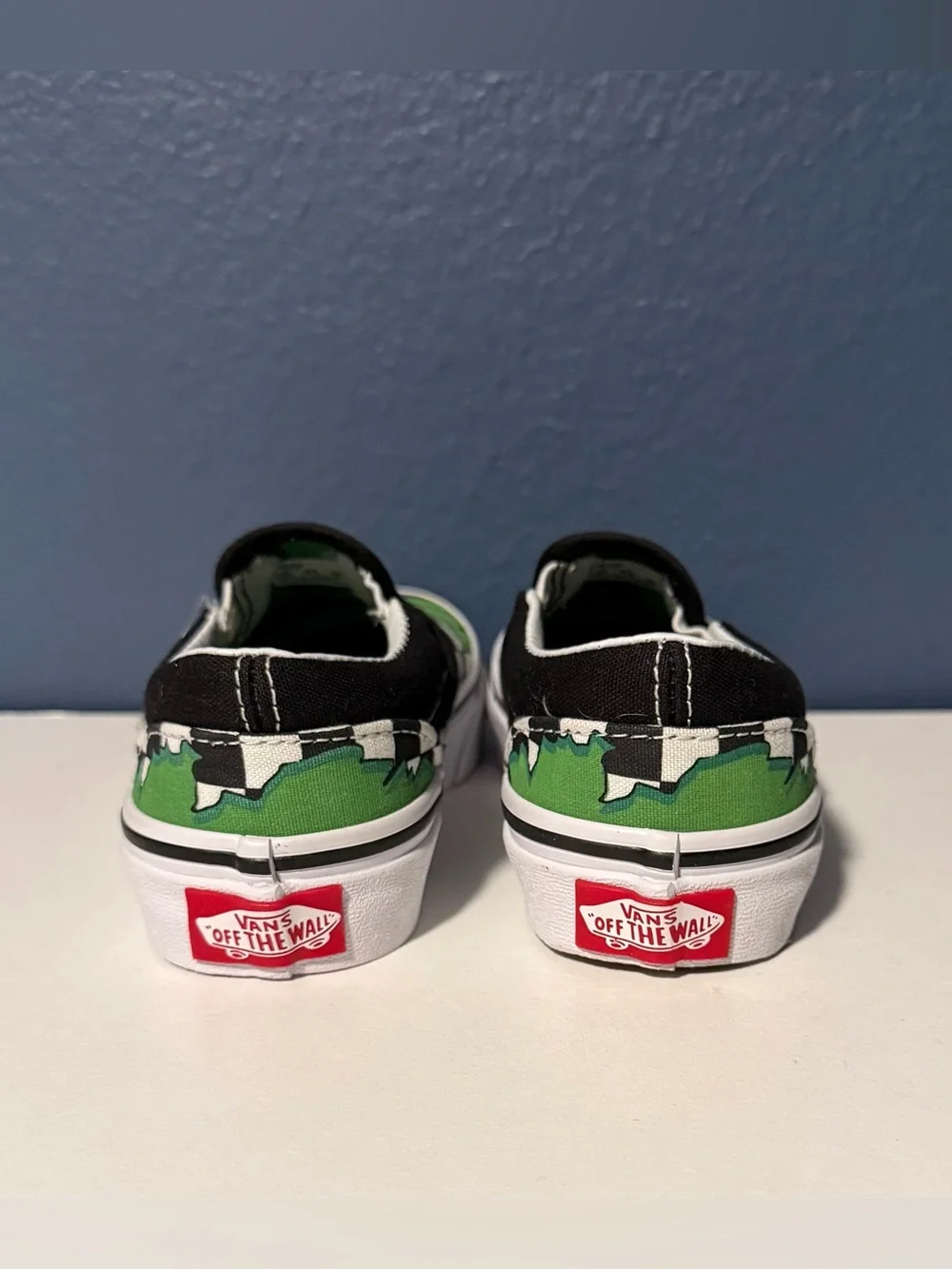 Vans x Marvel Hulk Checkerboard Classic Slip-On Kids Size 11 NWOT